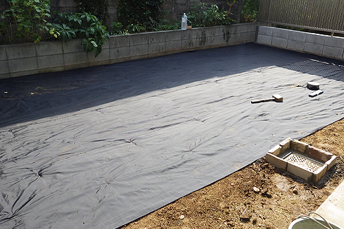 株式会社木むら造園の施工事例　砂利敷き工事